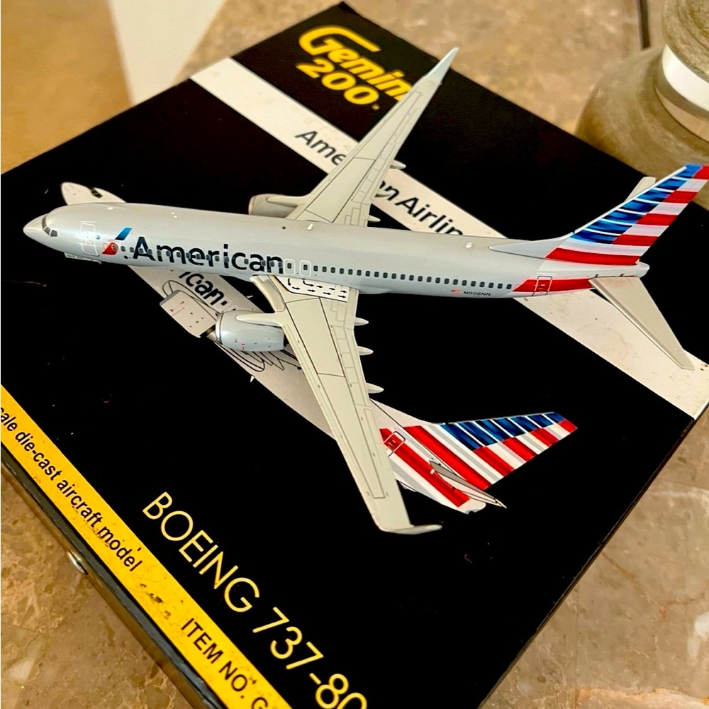 Gemini Jets G2AAL413 American Airlines Boeing 737-800 N908NN Diecast 1/200 Model